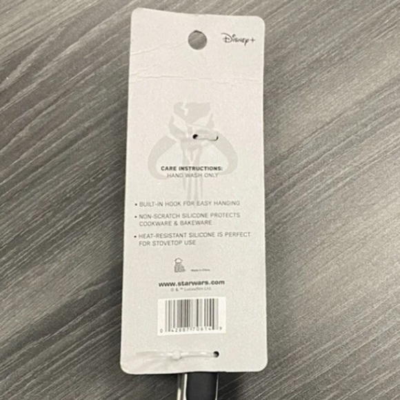 Disney Star Wars Mandalorian Heat Resistant Silicone Tongs Cookware Bakeware NEW - Picture 7 of 11